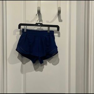 Two lulu hotty hot shorts size 2